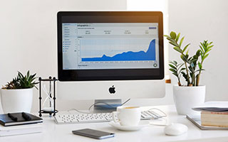 F1萨基尔站佩雷兹夺首冠 梅奔罕见失误无缘领奖台